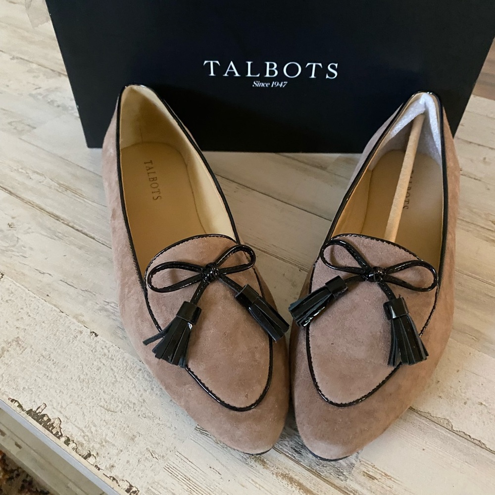 Talbots Tan and Black Flats with Bow Detail
